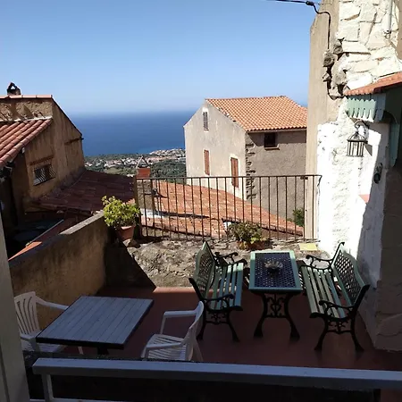 Appartement Village Agreable T2 *